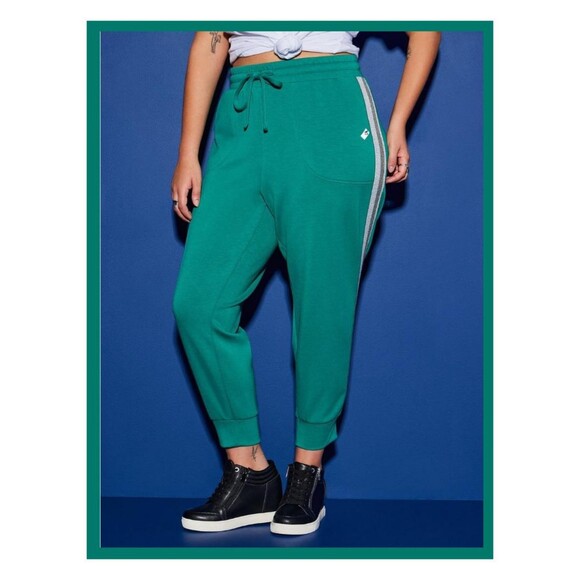 NWT Torrid 0 LoveSick Classic Fit Jogger Cozy Fleece High Rise Lurex Taper Pants - Picture 3 of 9